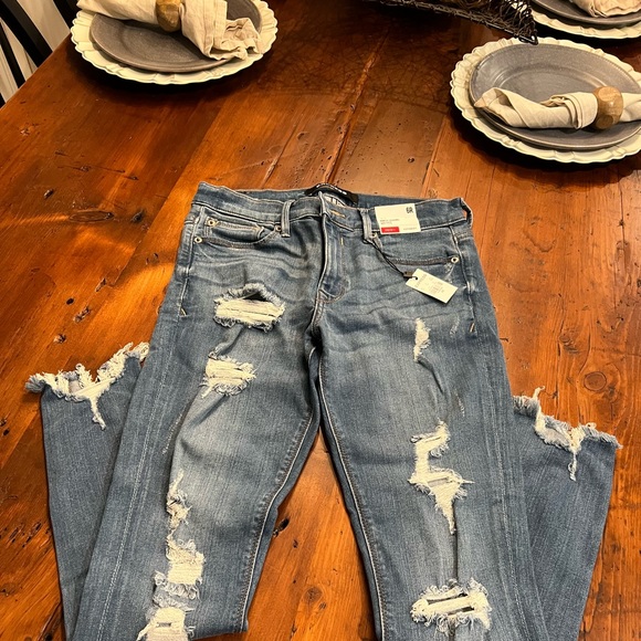 NEVER WORN Mid Wise Stretch Express Jeans size 6R - Picture 5 of 5